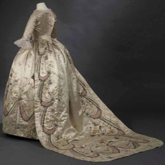 Vestido de novia con cola del siglo XVIII.