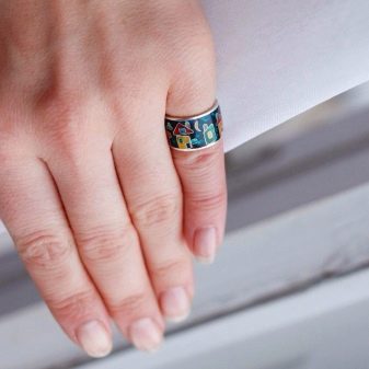 Billion shelter transaction Σε ποιο δάχτυλο να φορέσετε το δαχτυλίδι (115 φωτογραφίες): είναι δυνατόν  να φορέσετε ένα δαχτυλίδι στη φάλαγγα του αντίχειρα, η έννοια του  δαχτυλιδιού στο μικρό δάχτυλο