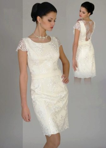 زينة لفستان زفاف قصير
