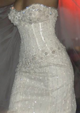 فستان الزفاف الماسي هو الأغلى