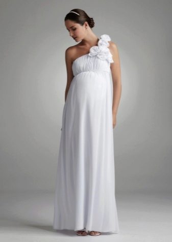 Сватбена рокля в стил ампир за бременни