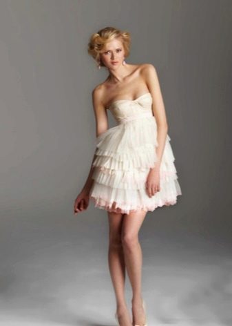 Wedding short dress na may layered pleated skirt