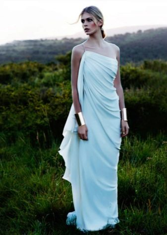Style grec dans une robe de mariée