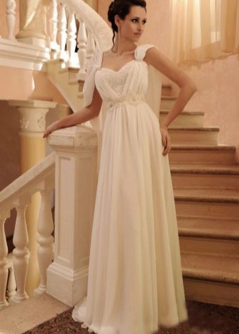 Gaun pengantin dengan kain chiffon di bahagian korset