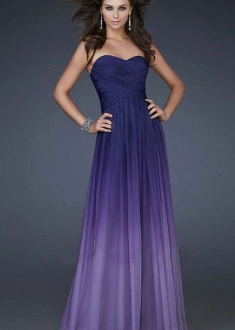 Dégradé de couleur lilas dans une robe de soirée