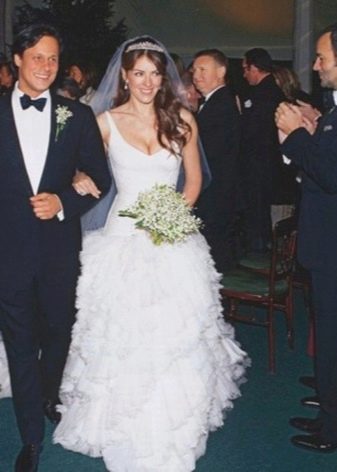 Elizabeth Hurley vestuvinė suknelė