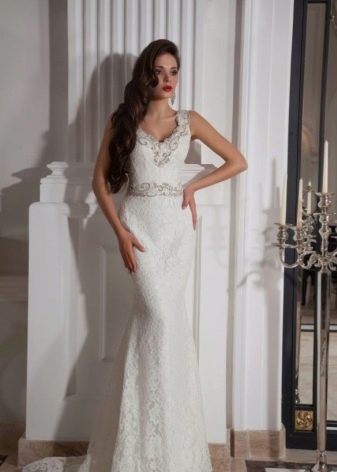 Gaun pengantin dari Crystal Design dengan bordir