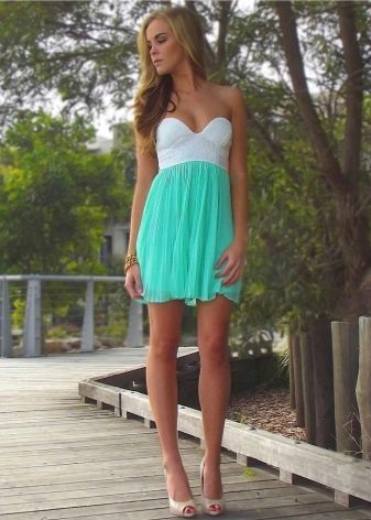 Witte en turquoise jurk