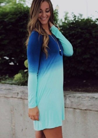 Marineblauwe jurk met lichtblauw