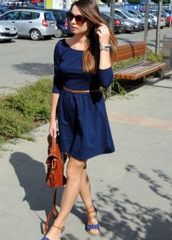 Donkerblauwe mini-jurk