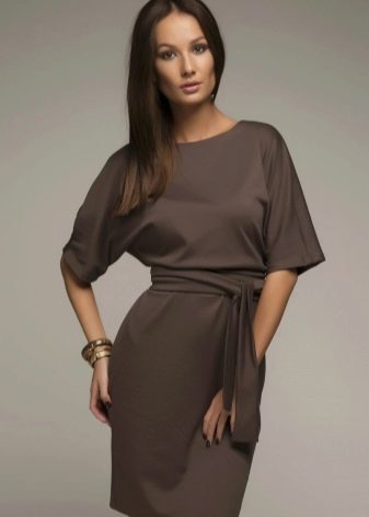 Bruine korte zakelijke jurk