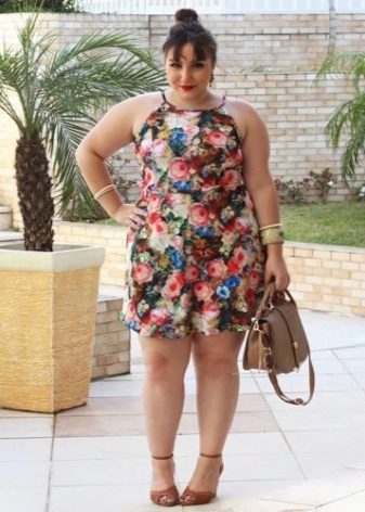 Jednostavna haljina za debele žene niskog rasta