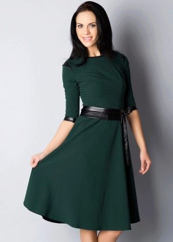 فستان مكتب أخضر