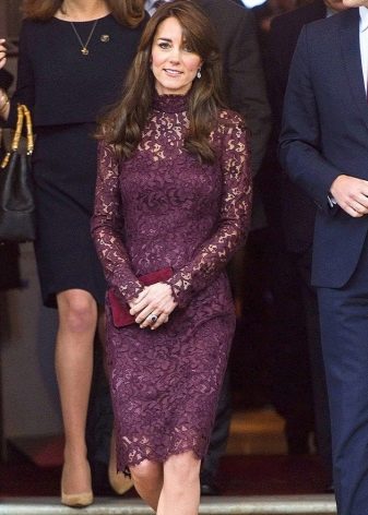 Kancelářské maškarní šaty Kate Middleton