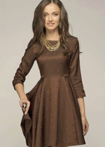 Gaun pendek warna coklat