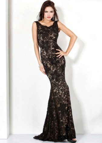 Full-length lace dress with nude effect