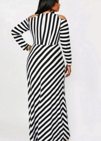 Bodenlanges schwarz-weiß gestreiftes Kleid in schlichtem Schnitt für eine pralle Frau (Mädchen)