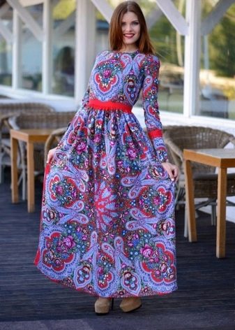 Russische folk moderne lange jurk
