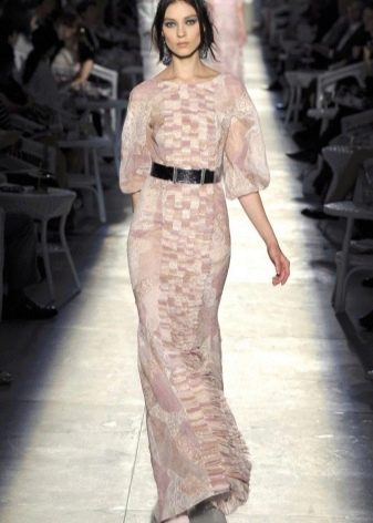 váy vải tuyn cổ điển của Chanel