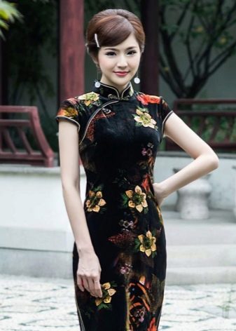 Machiaj pentru o rochie in stil oriental