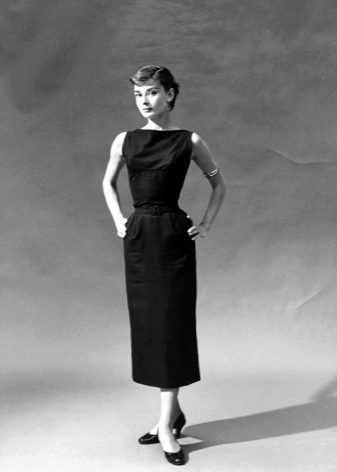 Audrey Hepburn suknelė su apvalkalu
