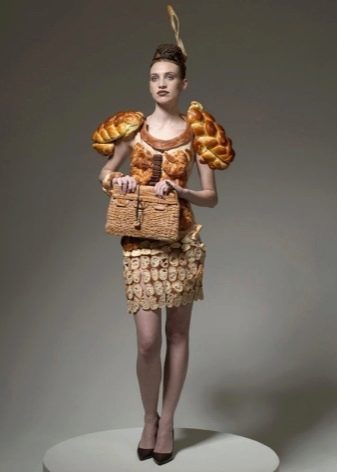 Bread roll dress