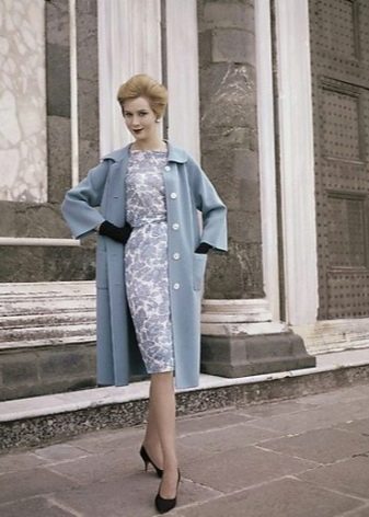 Płaszcz do sukienki w stylu lat 60