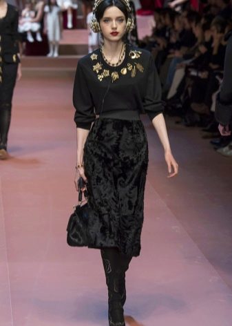 Rochie la modă din catifea pentru toamna-iarna 2016