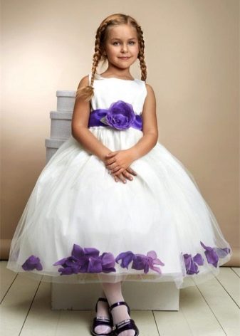 Абитуриентска рокля за детска градина с флорални щампи