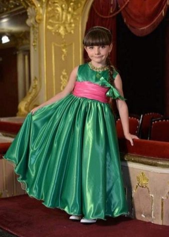 Абитуриентска рокля на детска градина зелена до пода