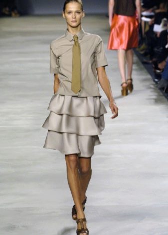 pakaian perniagaan skirt berlapis dengan ruffles