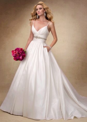 vestit de núvia romàntic de tafetà