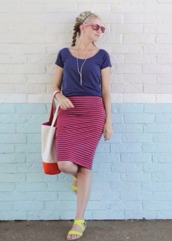 Straight knit striped skirt