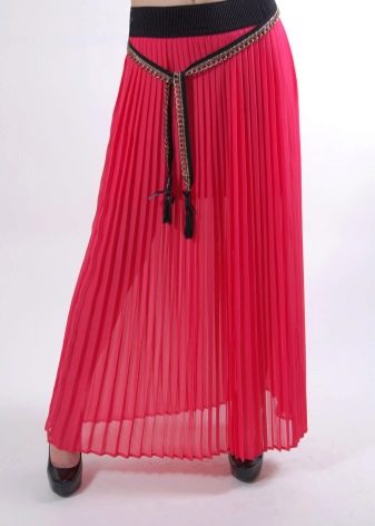 malinová šifonová plisovaná sukně