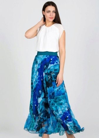 duga suknja u plavoj boji