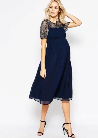 Wieczorowa niebieska sukienka dla kobiet w ciąży