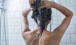  Kosmetikos gamintojams naudinga plauti plaukus kasdien: amerikiečių kirpėja pasakė, kaip dažnai reikia plauti plaukus