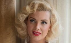 Burlesque dancer became famous thanks to the appearance of Marilyn Monroe