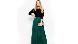 Floor-length skirt - elegance with a touch of solemnity