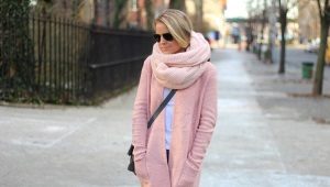 Rožiniai megztiniai