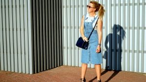 What can I wear with a denim sundress?