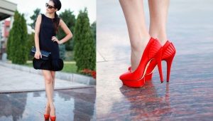 Rote Schuhe und schwarzes Kleid