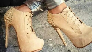 Beige na ankle boots