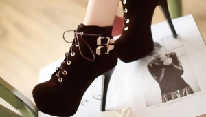 Lace-up na ankle boots