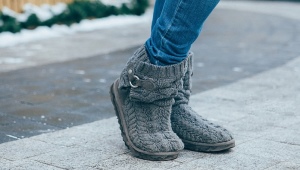Knitted boots