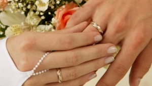 Diamond cut wedding rings