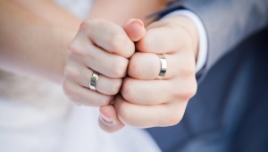 Flat wedding rings