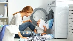 Regels voor het met de hand en machinaal wassen van kleding en andere dingen voor thuis