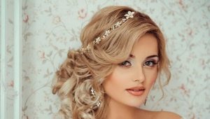 How to make a simple and effective wedding hairstyle with your own hands?