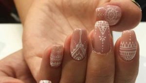 De beste ideeën voor het maken van een trendy mehendi-manicure